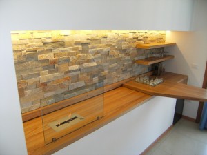 parete-caminetto-piano-bar